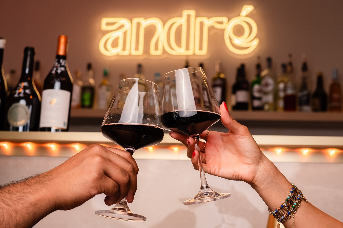 André